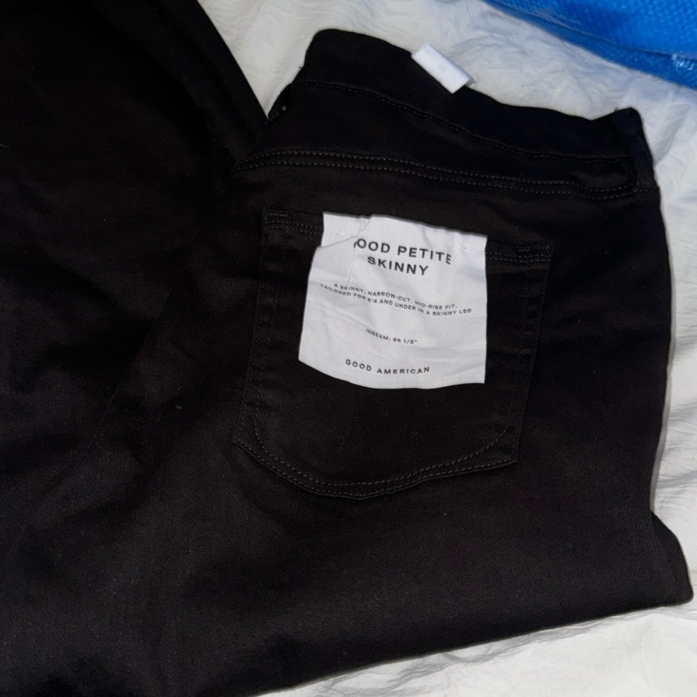 Good American Good Petite Skinny Jeans - Picture 3 of 4